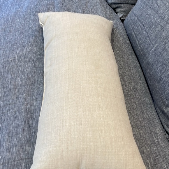 Pillow - Picture 3 of 4